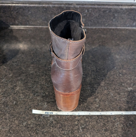 Size 38 (US 7.5) J Shoes leather ankle boots - Picture 7 of 10